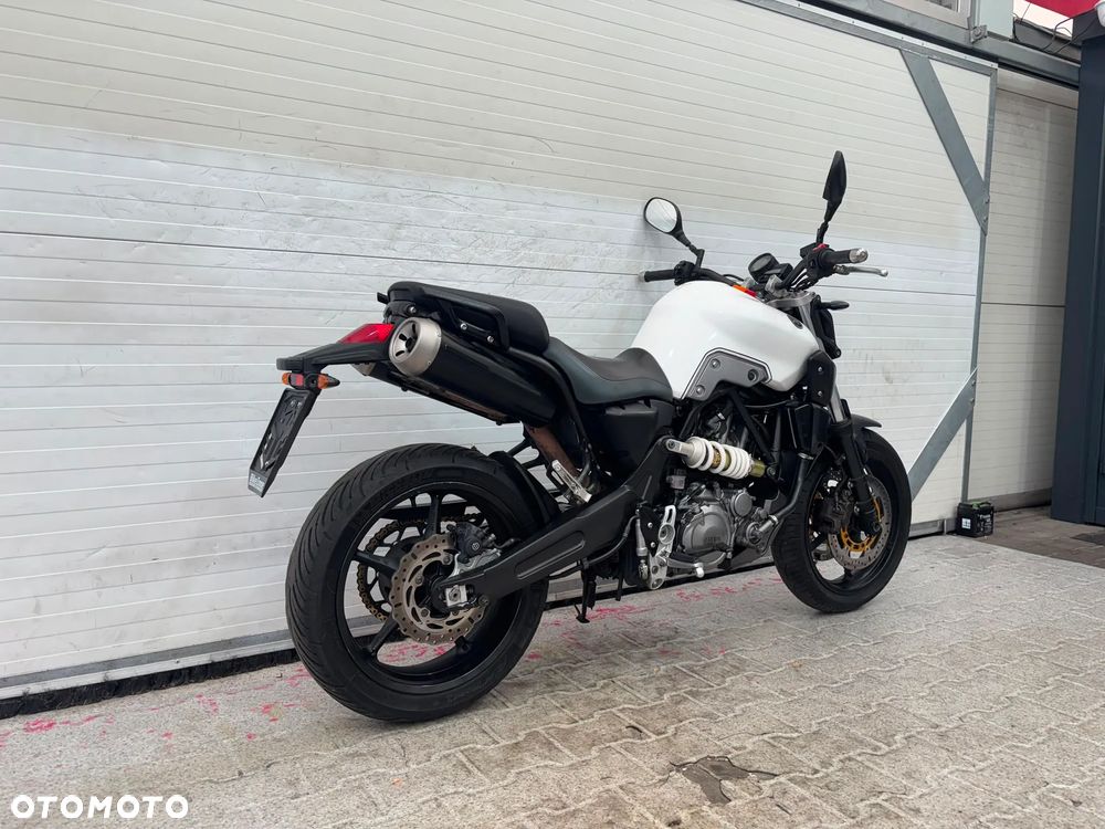 Yamaha MT - 17