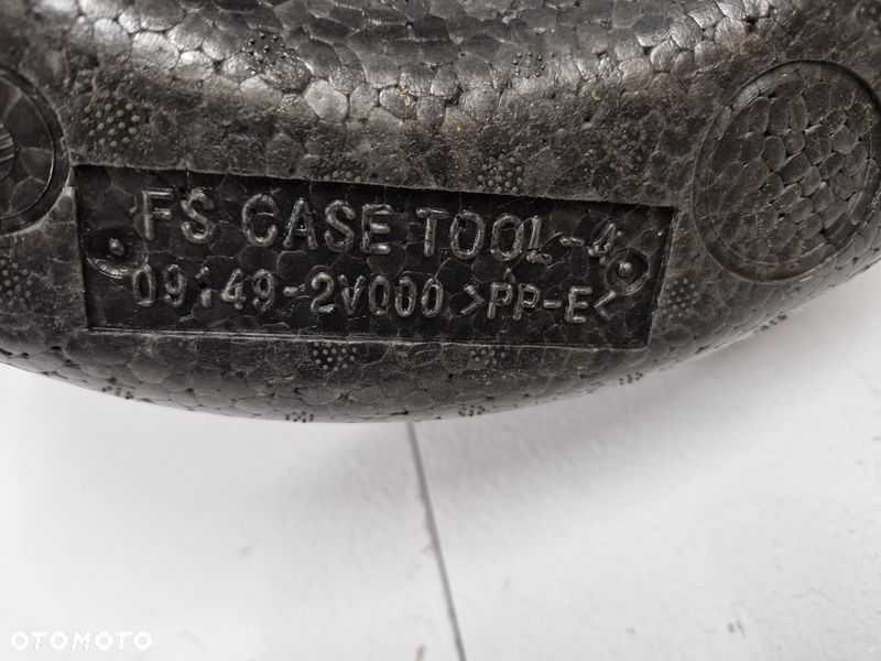 HYUNDAI VELOSTER LEWAREK WKŁAD KOŁA ZAPASOWEGO KLUCZ 09149-2V000 - 9
