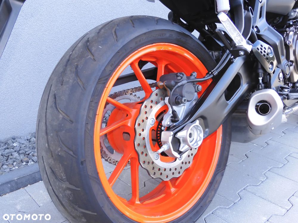 Yamaha MT - 12