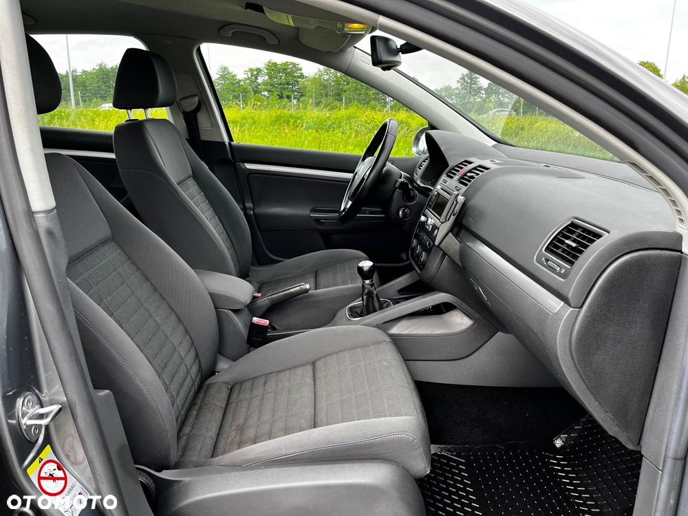 Volkswagen Golf - 5