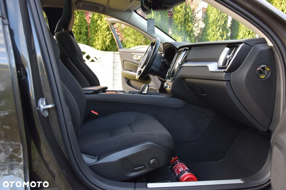Volvo V60 B4 D Geartronic Momentum Pro - 22