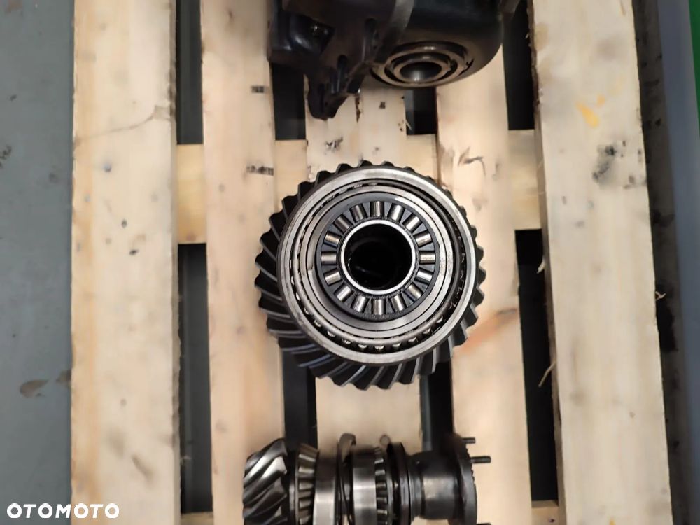 Mechanizm różnicowy ACP0306840 Massey Ferguson 8727 - 11