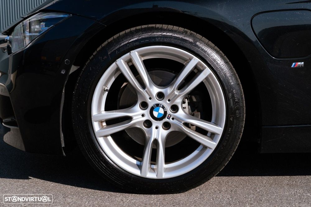 BMW 330 e iPerformance Pack M - 52