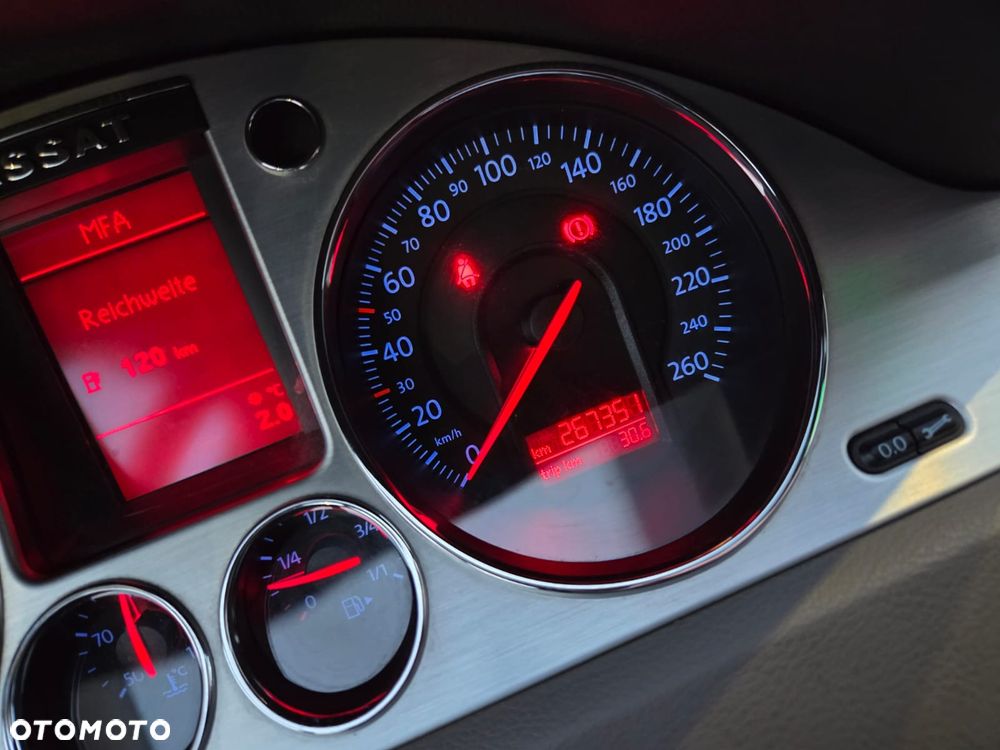 Volkswagen Passat 2.0 TDI DPF Individual Chrom - 16