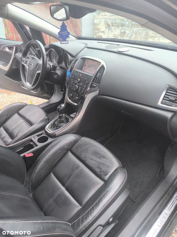 Opel Astra 1.4 Turbo Cosmo - 11