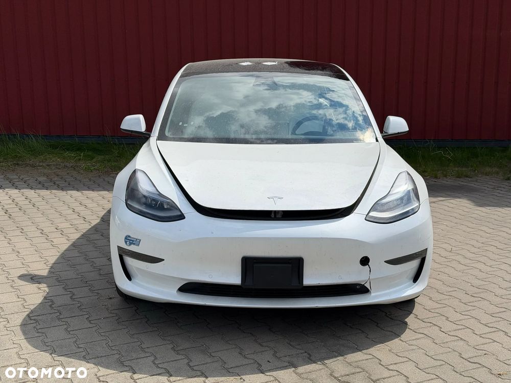 Tesla Model 3 - 1