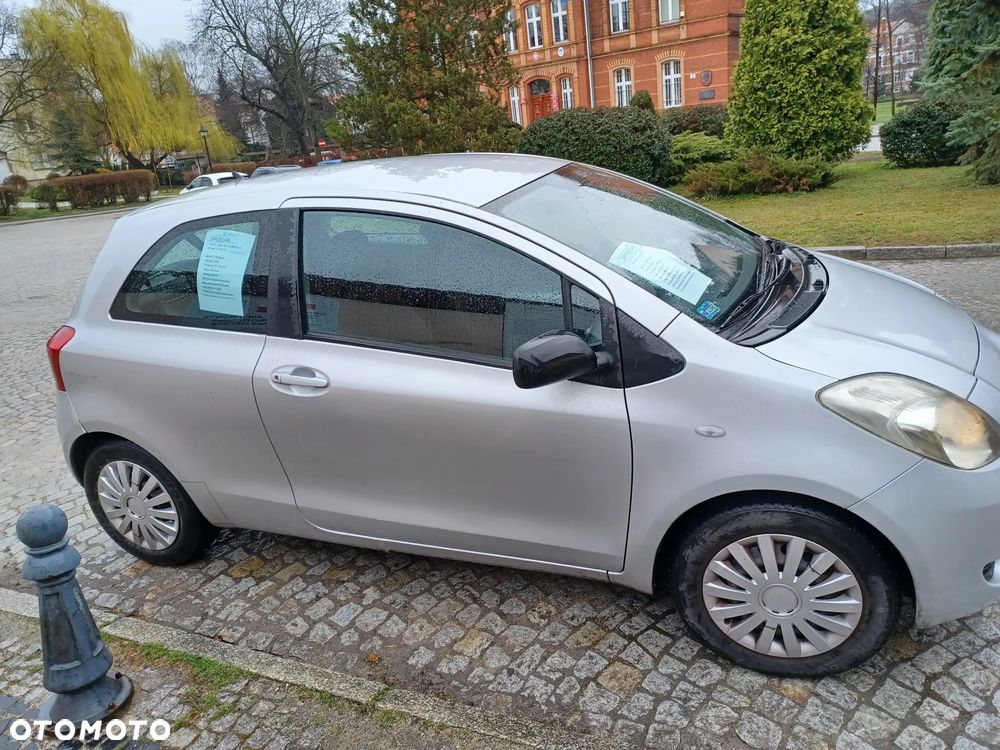 Toyota Yaris 1.3 Luna - 1