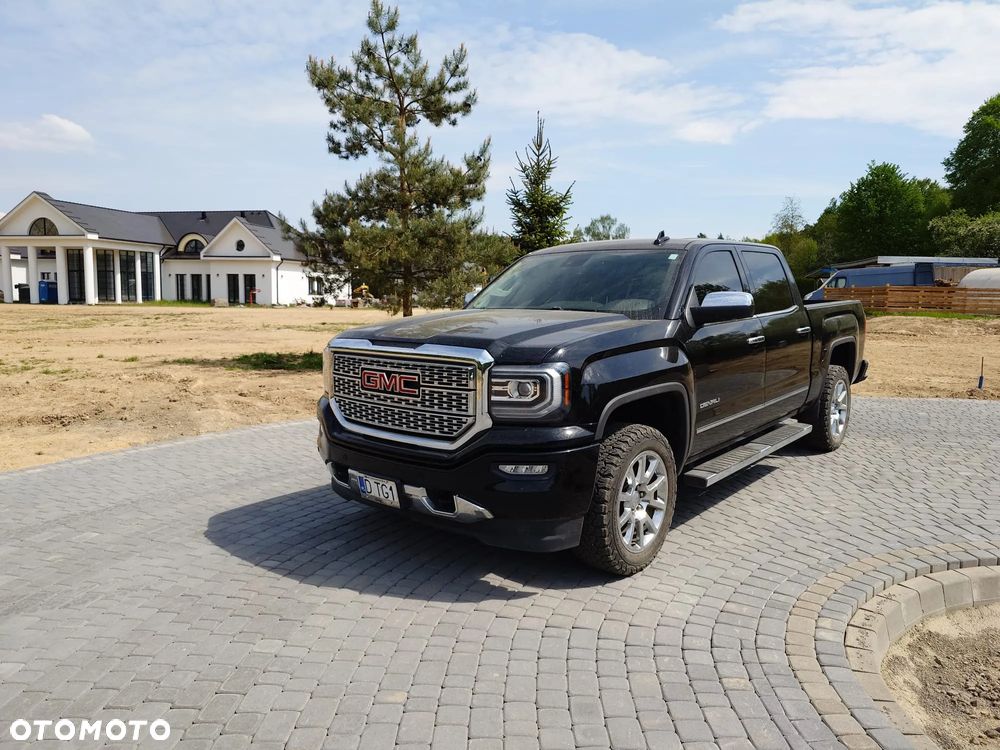 GMC Sierra - 1