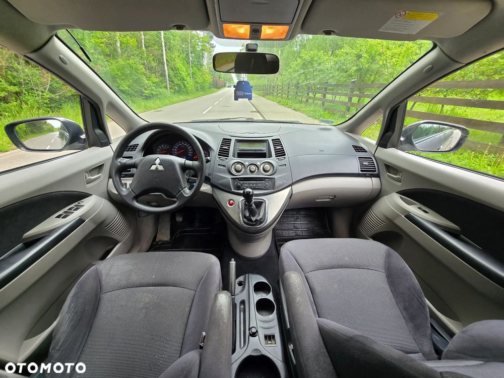 Mitsubishi Grandis 2.0 DI-D 7-Sitzer Intense - 6