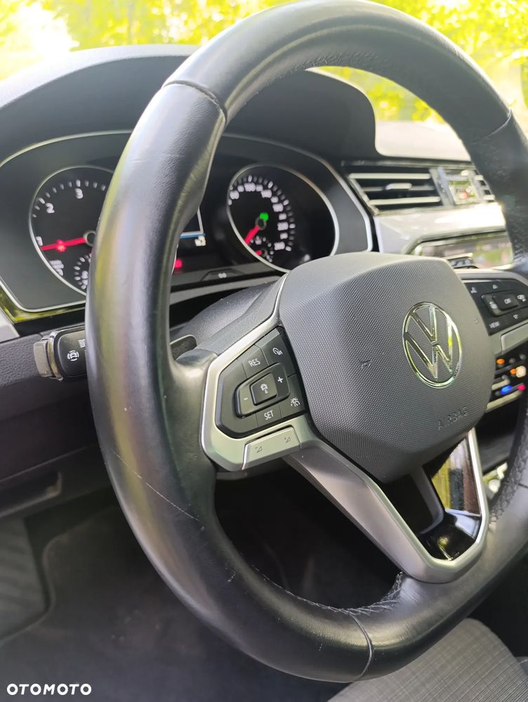 Volkswagen Passat 2.0 TDI Business DSG - 27