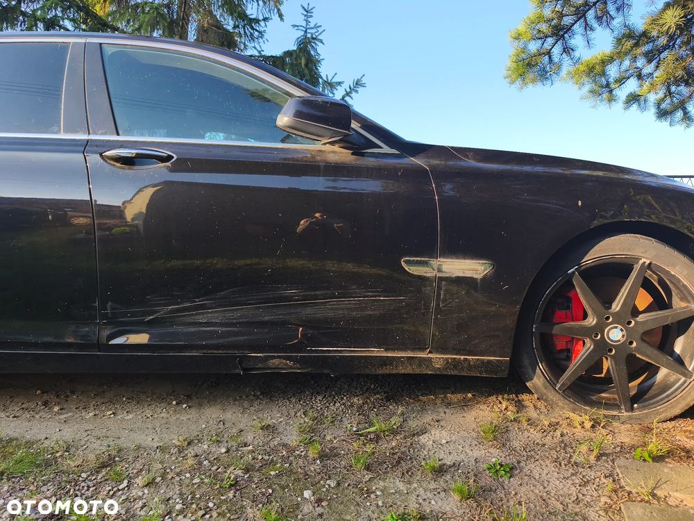 BMW Seria 7 750i - 4