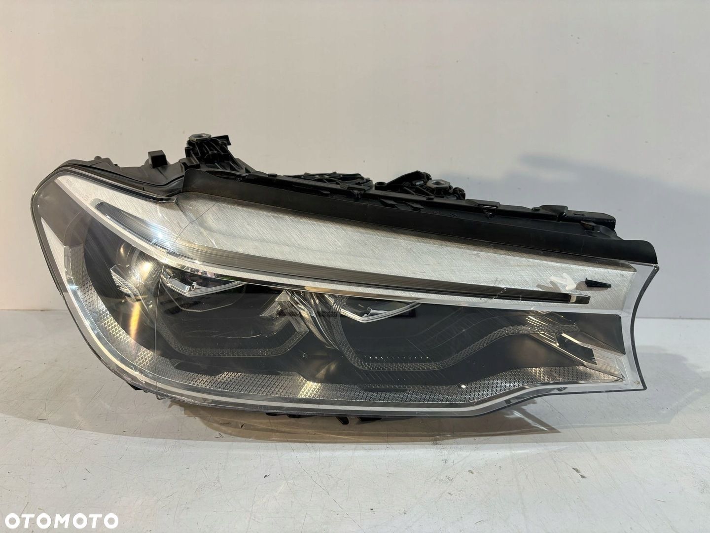 BMW 5 G30 G31 Lampa Adaptive Led Prawa - 17496 - 1