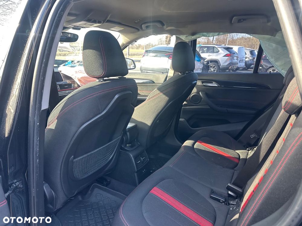 BMW X1 sDrive18i Advantage - 22