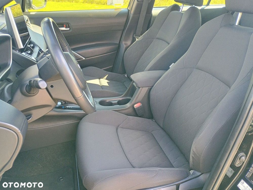 Toyota Corolla Cross - 16