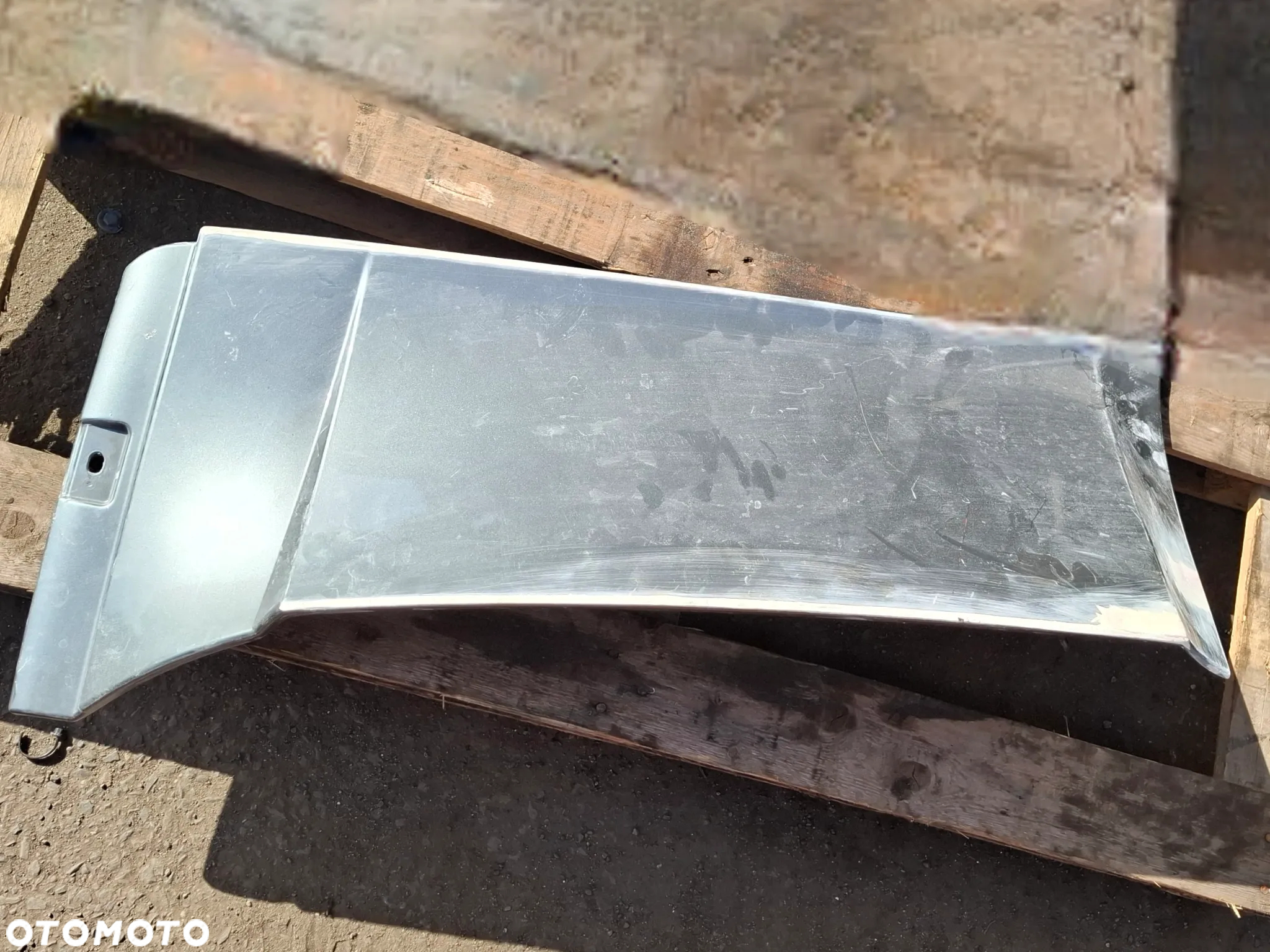 Spoiler dachowy Mercedes Benz Actros MP4 GIGA SPACE A9607907865 - 4
