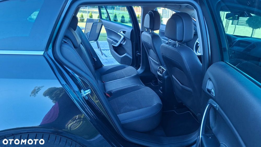 Opel Insignia 1.8 - 10