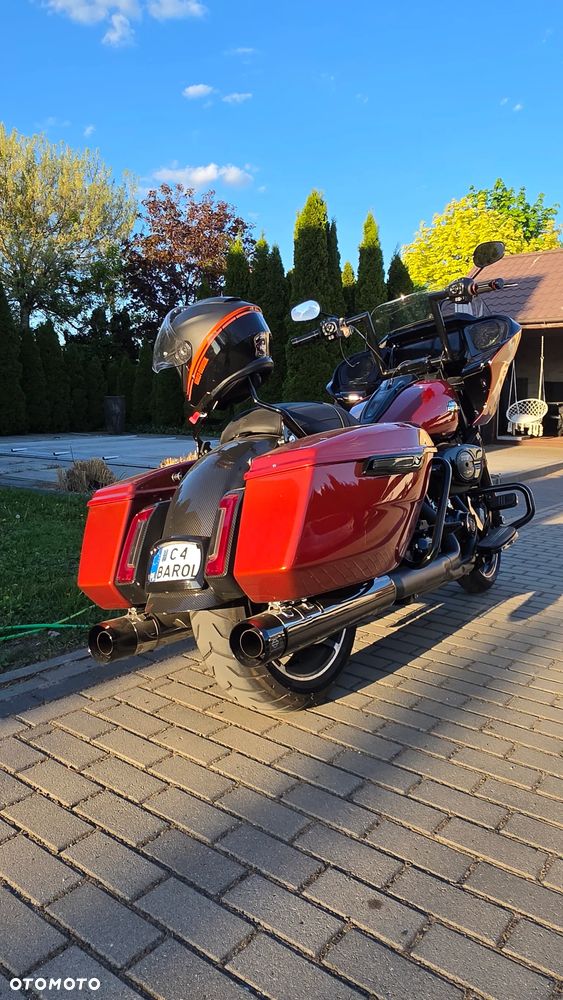 Harley-Davidson Touring Road Glide - 24