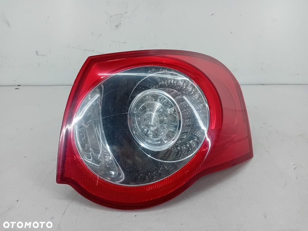 LAMPA TYLNA PRAWA VW PASSAT B6 3C9.945.096N KOMBI - 1