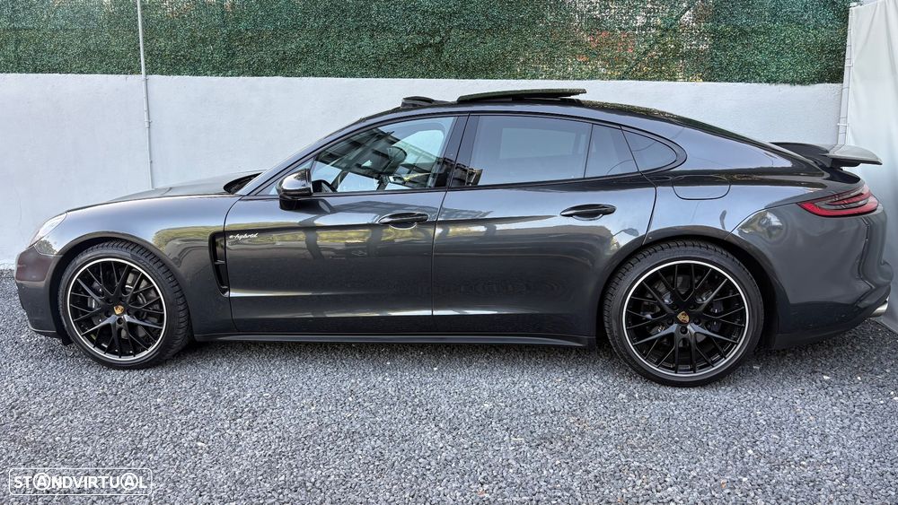 Porsche Panamera 4 E-Hybrid 10 Years Edition - 4