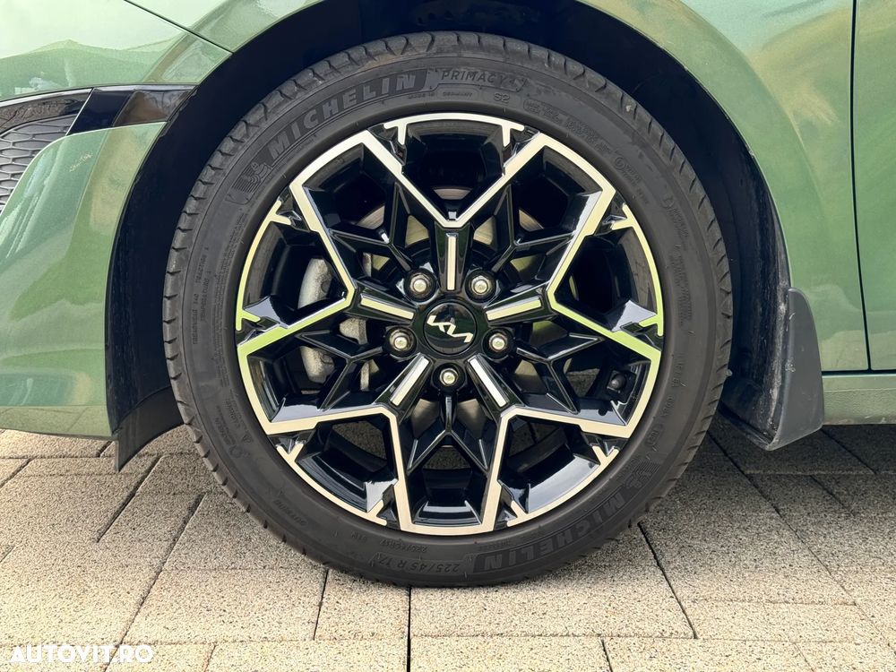 Kia Ceed 1.5 T-GDI 7DCT MHEV GT Line - 28