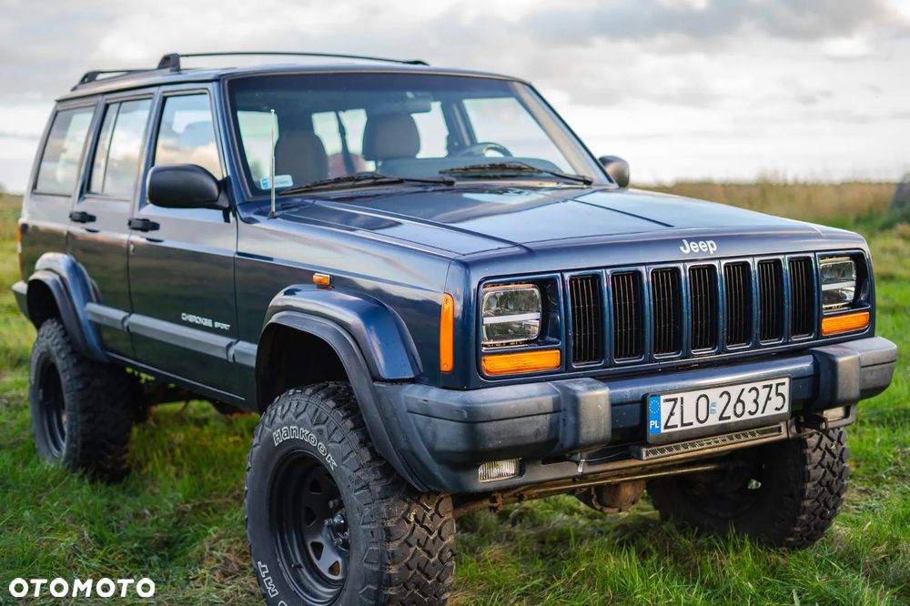 Jeep Cherokee 2.5 Sport - 1