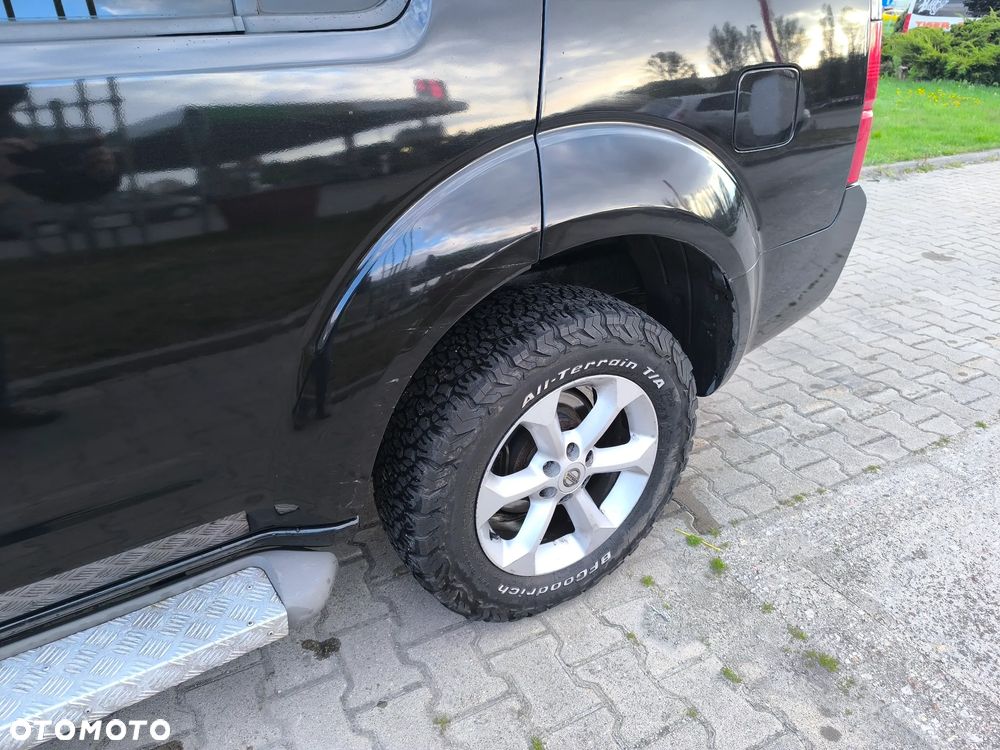 Nissan Pathfinder 2.5 D LE - 10