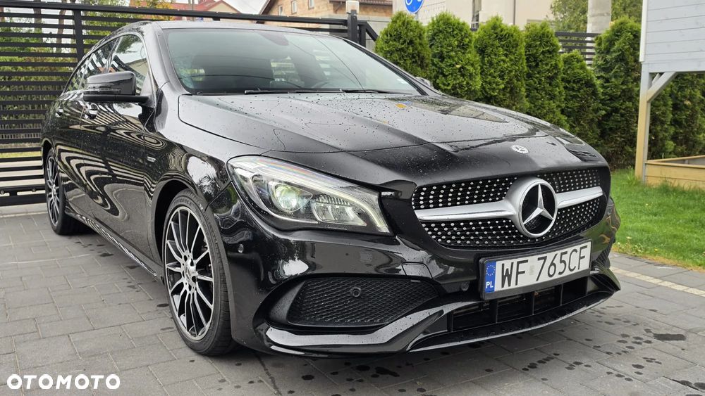 Mercedes-Benz CLA 180 AMG Line - 1