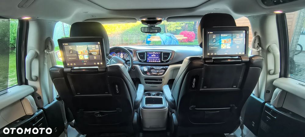 Chrysler Pacifica - 7