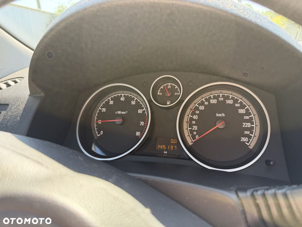 Opel Astra 1.4 - 8