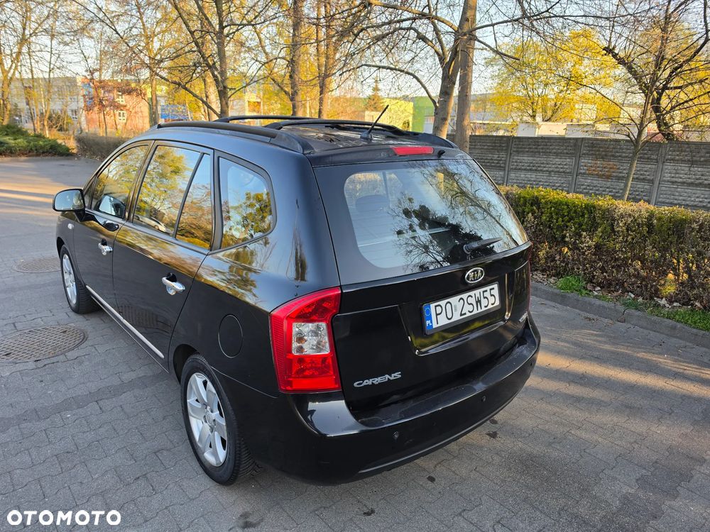 Kia Carens - 5