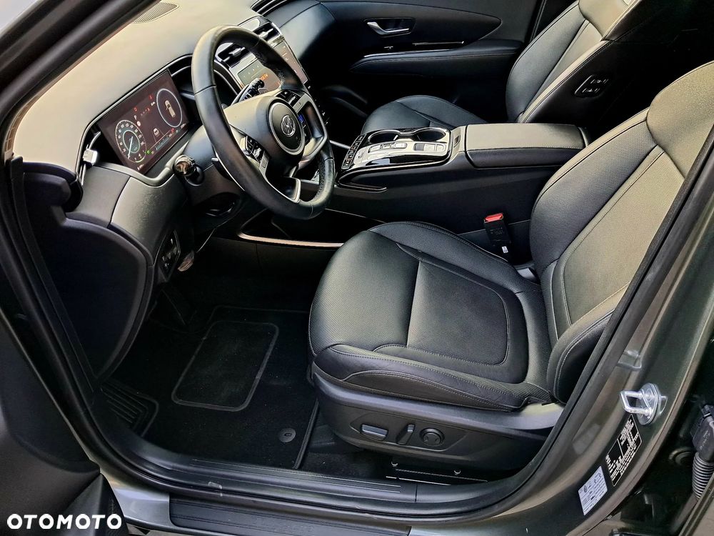 Hyundai Tucson 1.6 T-GDi HEV Executive 2WD - 14