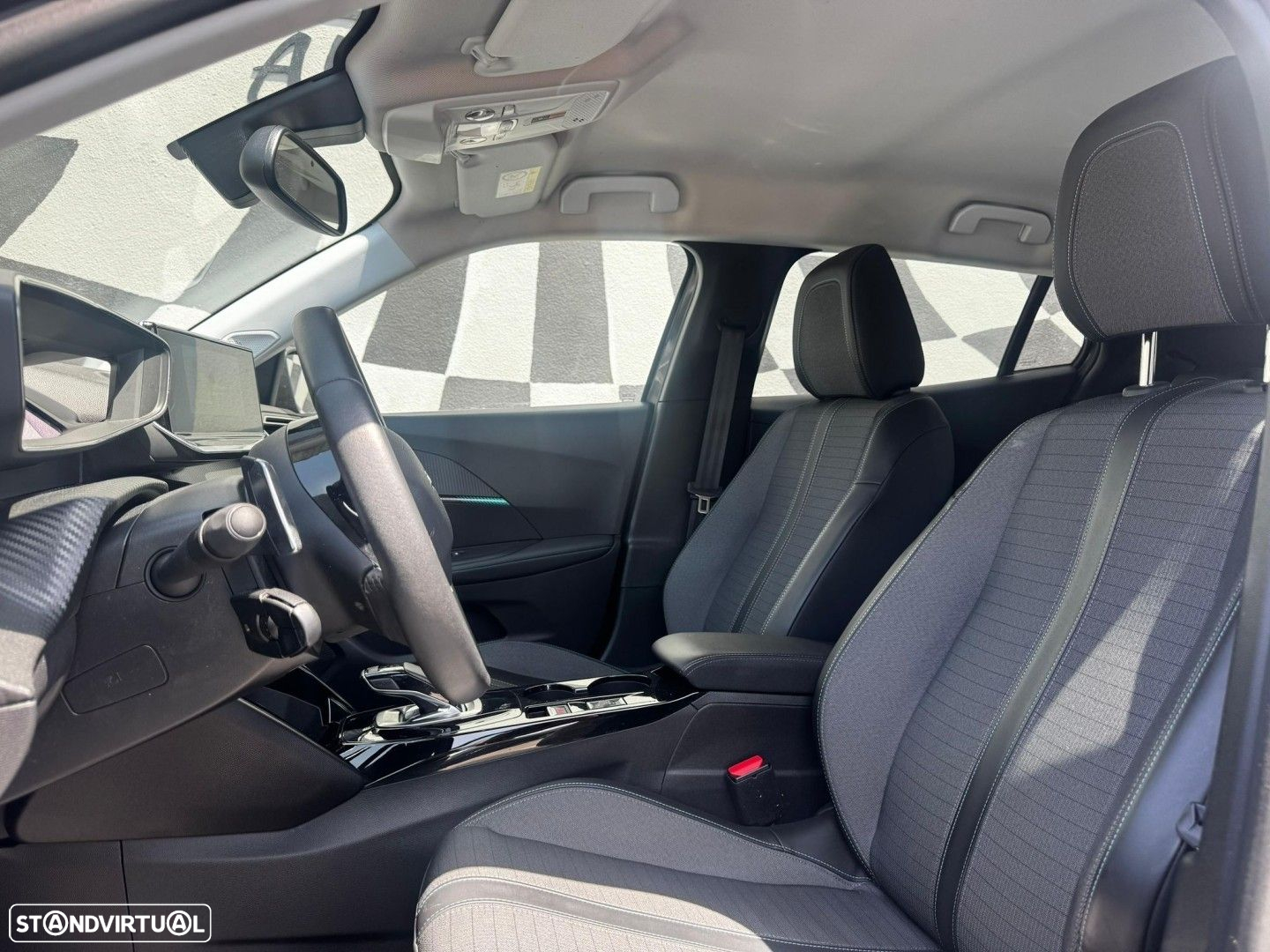 Peugeot 2008 1.5 BlueHDi Allure EAT8 - 6