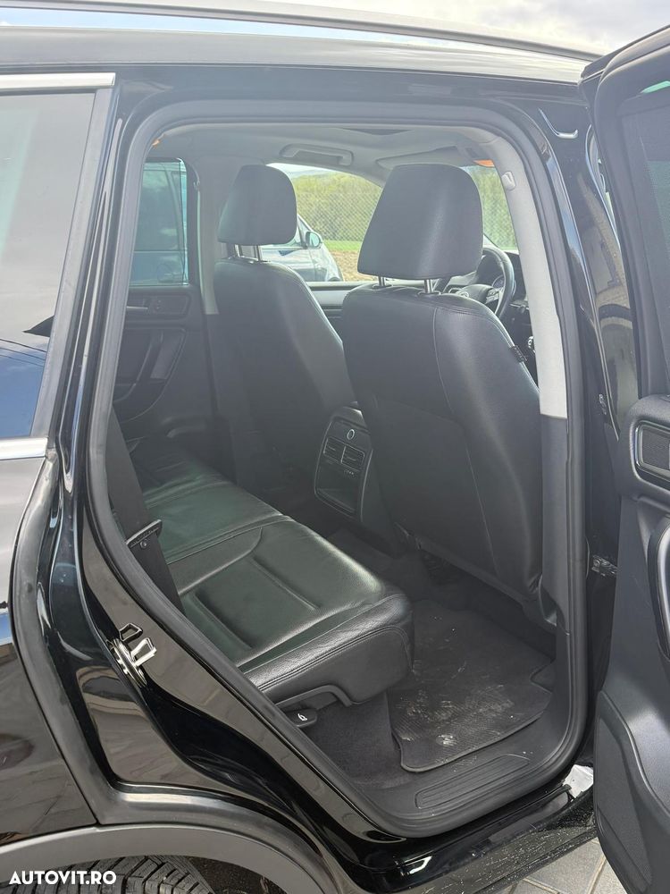 Volkswagen Touareg - 9