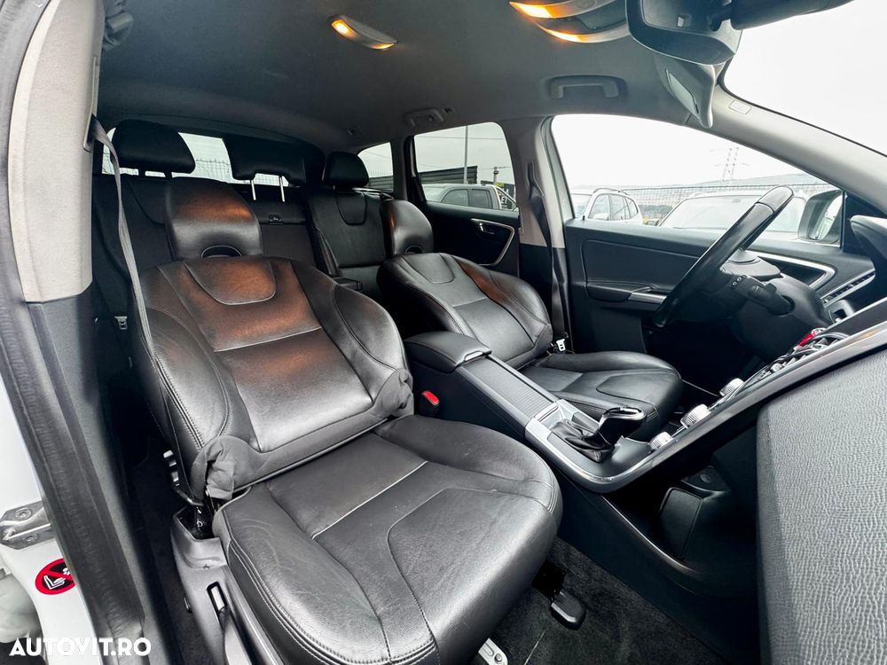 Volvo XC 60 D4 AWD Geartronic Summum - 14