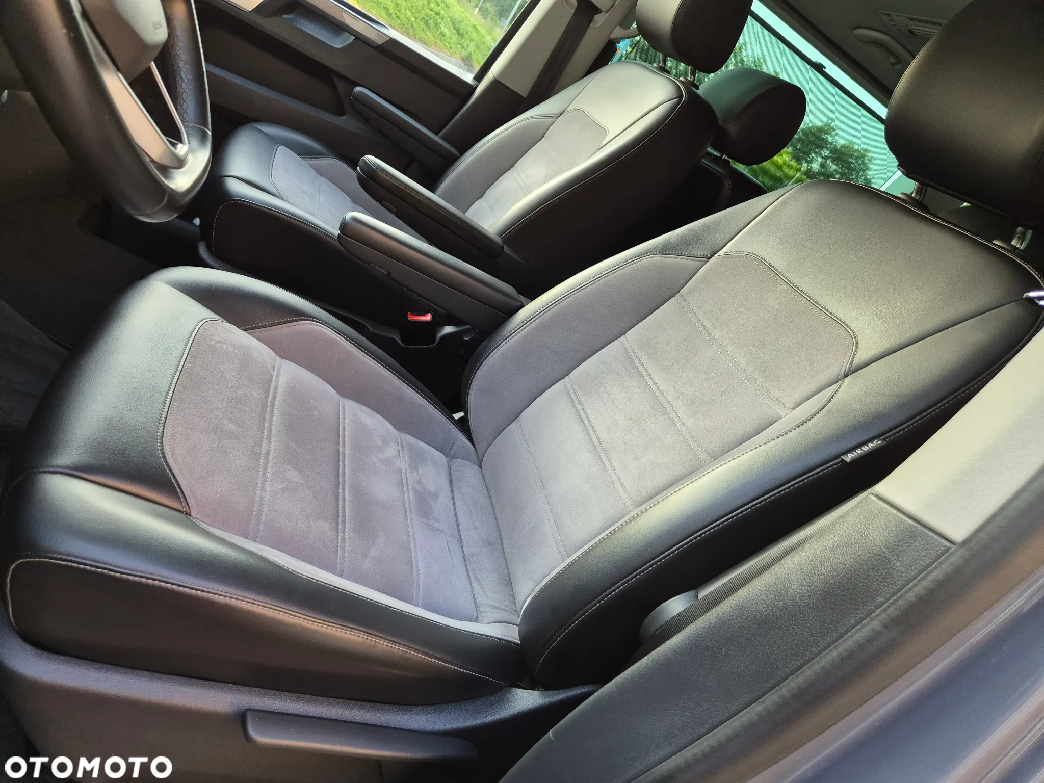 Volkswagen Multivan - 18