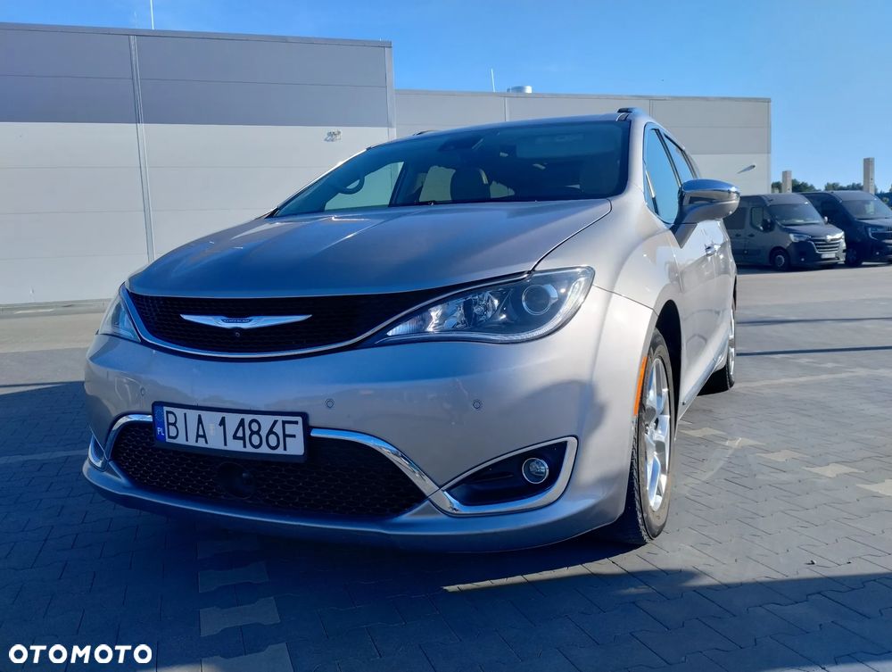 Chrysler Pacifica - 3