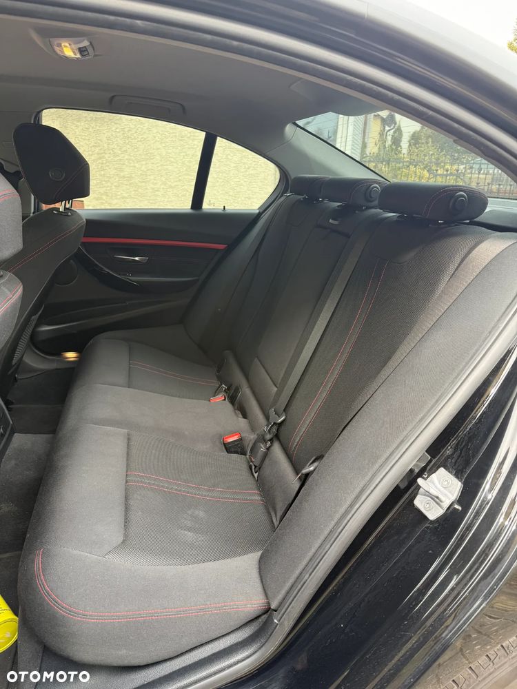 BMW Seria 3 318i Sport Line - 16