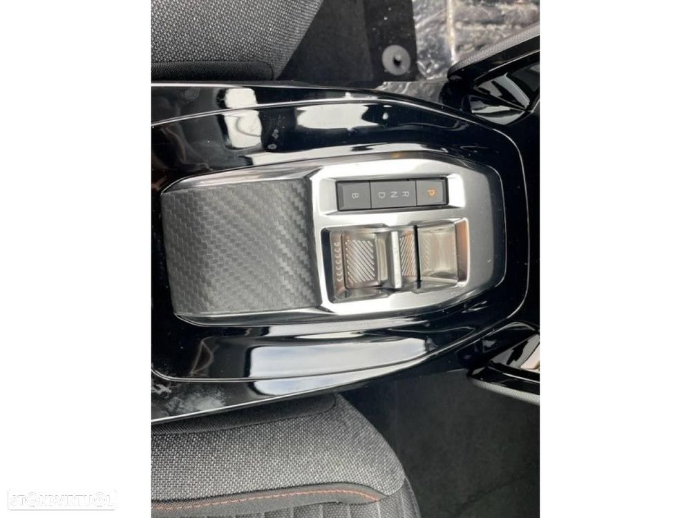 Peugeot e-208 50 kWh Style - 9