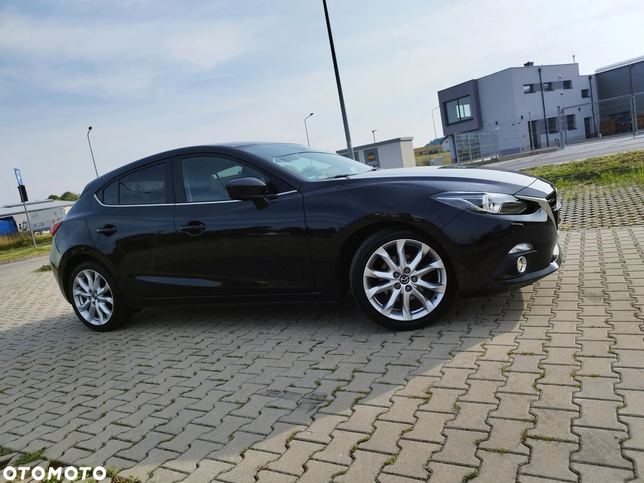 Mazda 3 SKYACTIV-G 120 Urban Limited - 4