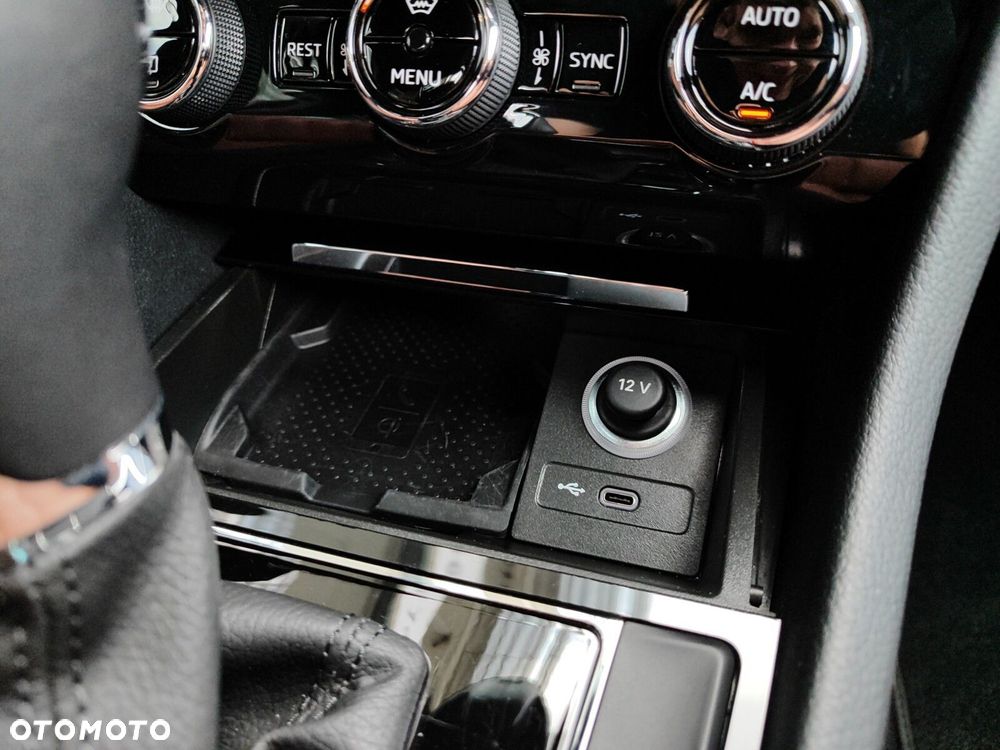 Skoda Superb 2.0 TDI SCR L&K DSG - 21