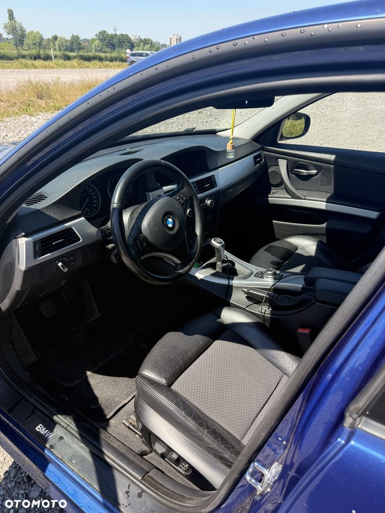 BMW Seria 3 320i - 9