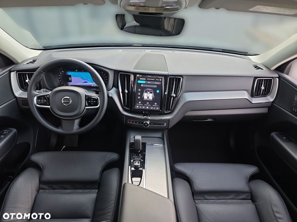 Volvo XC 60 B4 D Plus Dark - 18