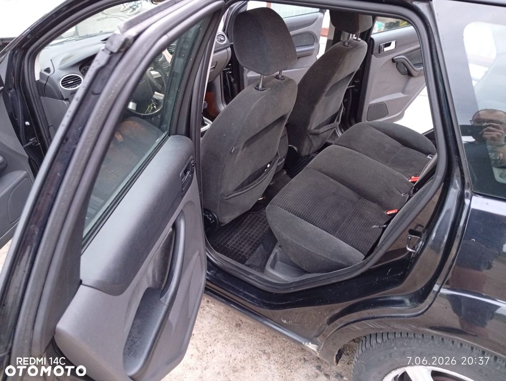 Ford Focus 1.6 Ti-VCT Ghia - 8