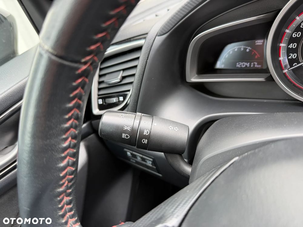 Mazda 3 SKYACTIV-G 120 NAKAMA - 37