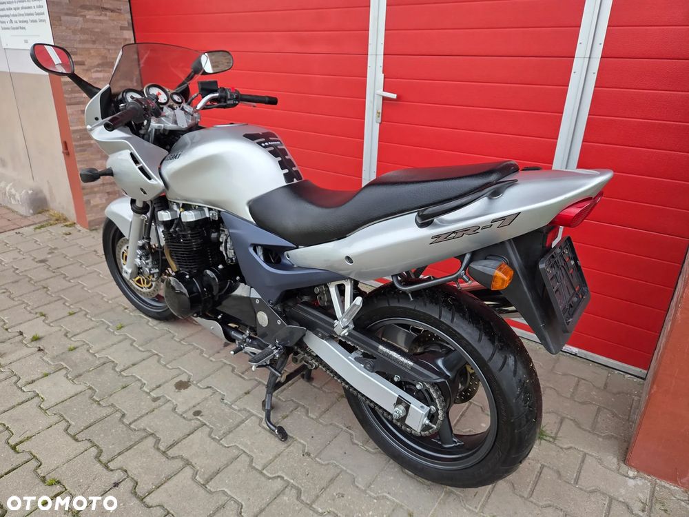 Kawasaki ZR - 6
