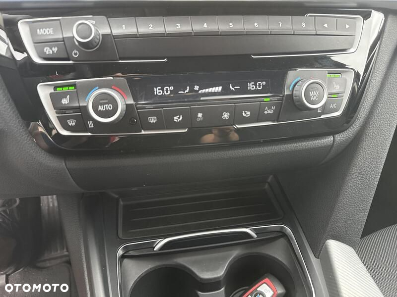 BMW Seria 3 318i GPF - 17