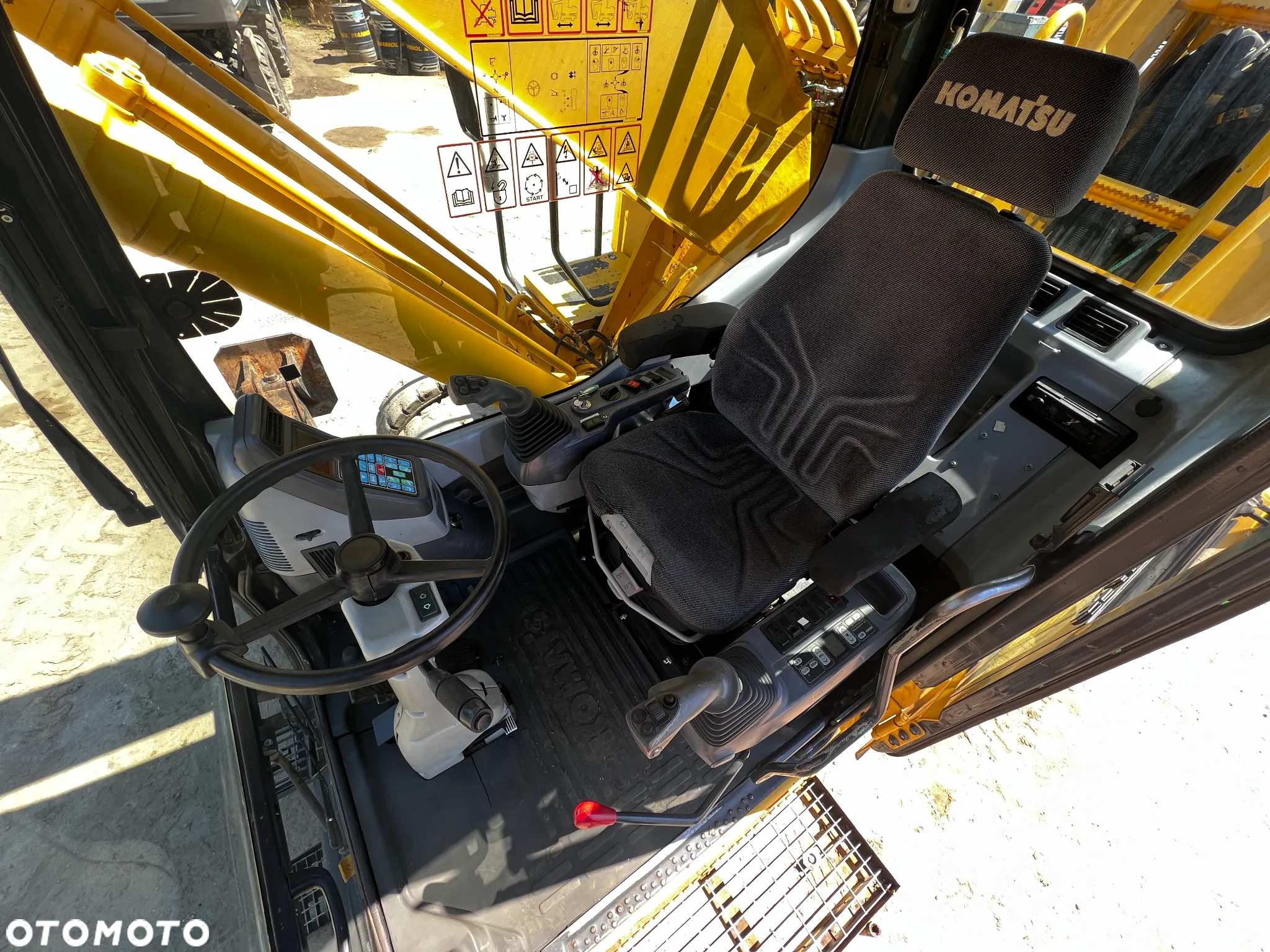 Komatsu PW220MH-7K - 16