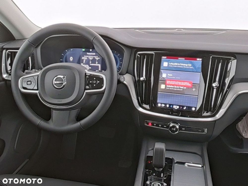 Volvo V60 B4 B DKG Plus Dark - 8