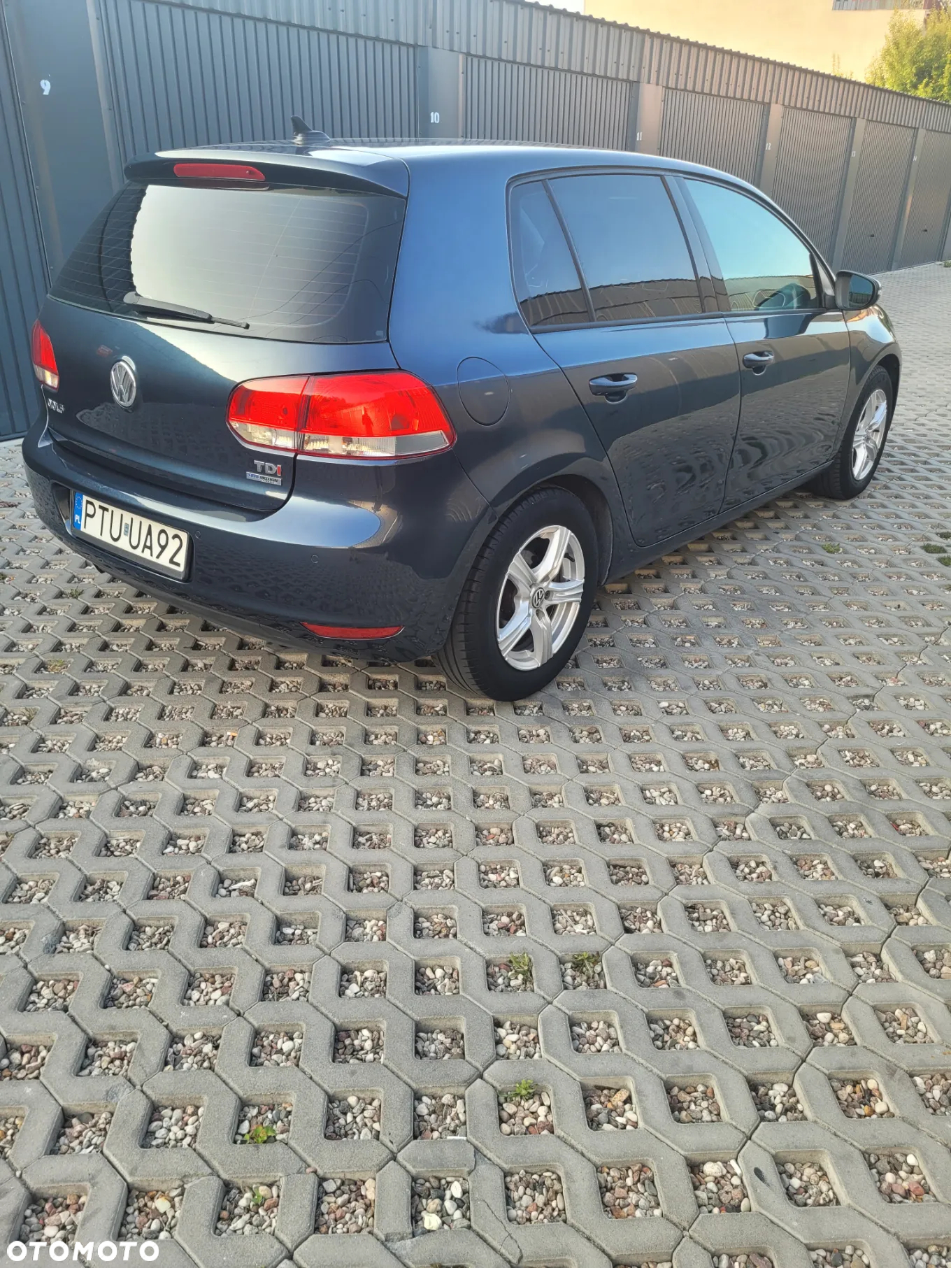 Volkswagen Golf VI 1.6 TDI BlueMot Comfortline - 3