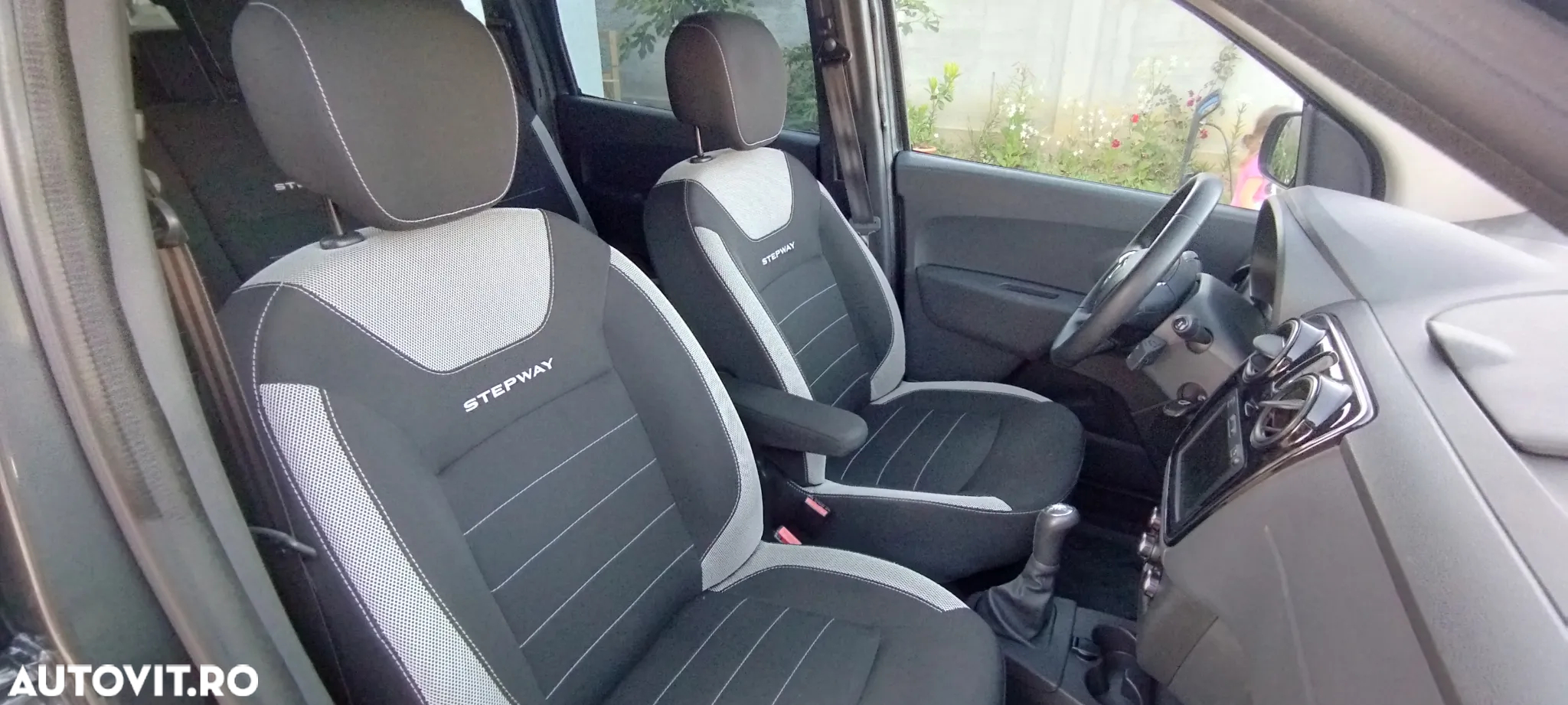 Dacia Lodgy 1.6 SCe Stepway - 12